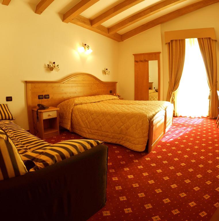 Hotel Il Maniero Ossana Habitación foto